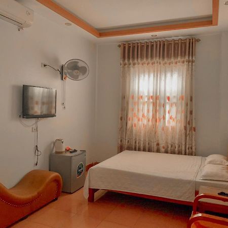 Khach San Cuong Thao Aparthotel Ha Giang Exteriör bild