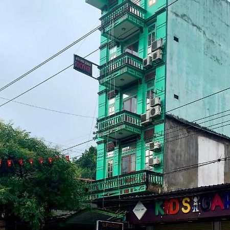Khach San Cuong Thao Aparthotel Ha Giang Exteriör bild