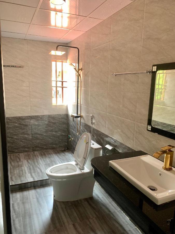 Khach San Cuong Thao Aparthotel Ha Giang Exteriör bild