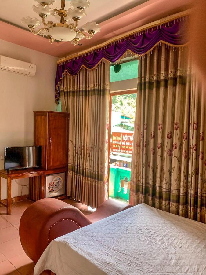 Khach San Cuong Thao Aparthotel Ha Giang Exteriör bild